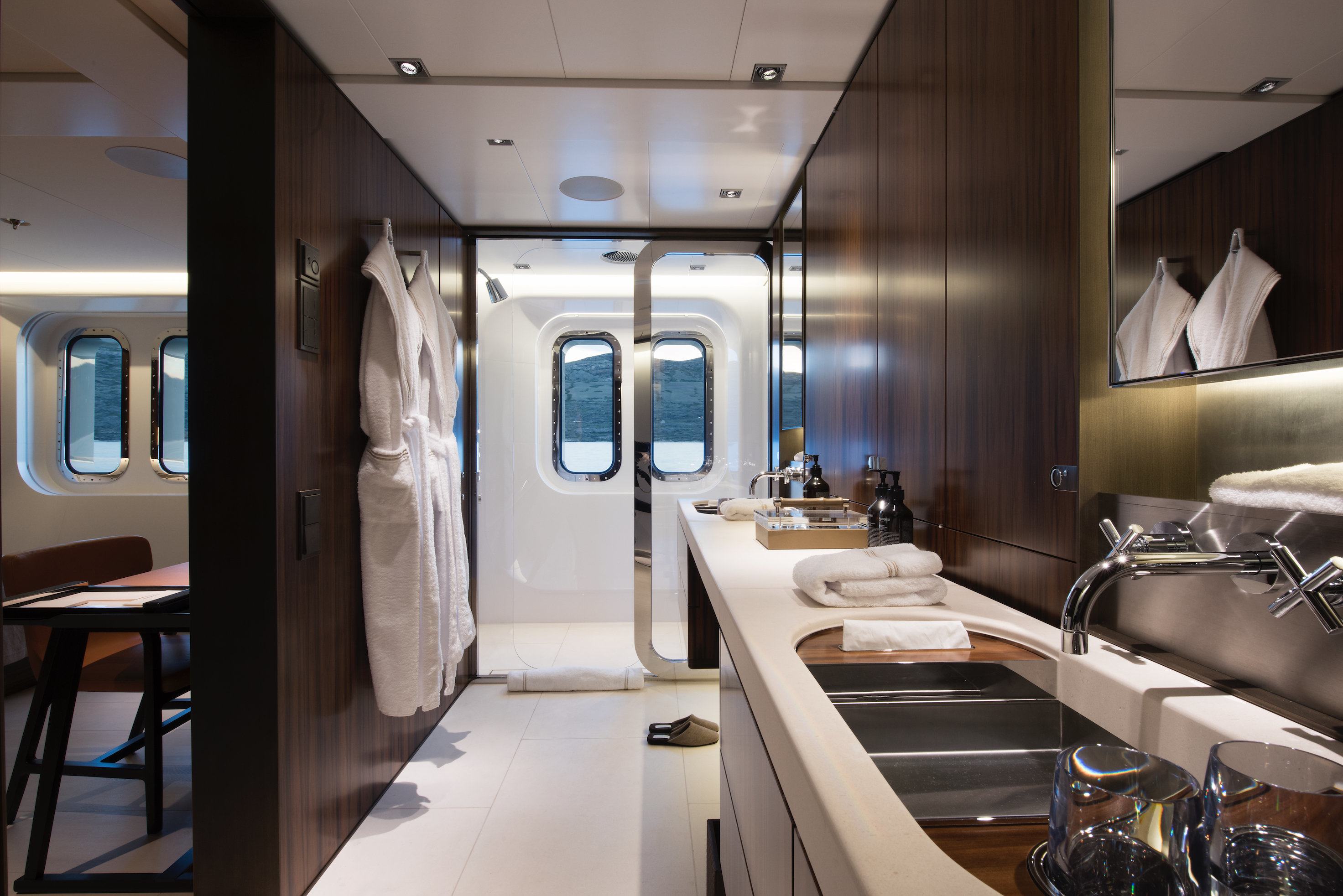 Yacht CLOUDBREAK, Abeking & Rasmussen | CHARTERWORLD Luxury Superyacht ...